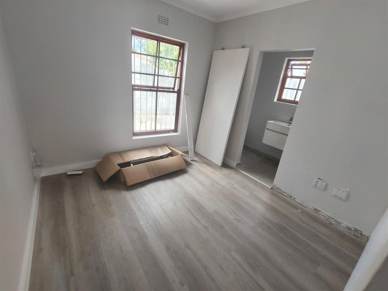 2 Bedroom, 2 Bathroom Renovated Home - Available 15 May 2026 - Photo 6