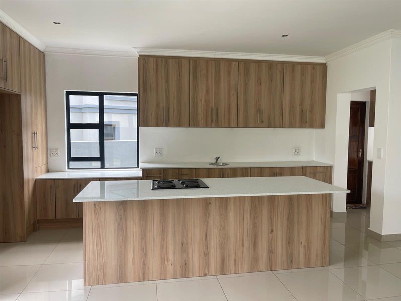 3 Bedroom 2 bathroom property in Gateway Manor,Hartebeespoort for sale!!! - Photo 9