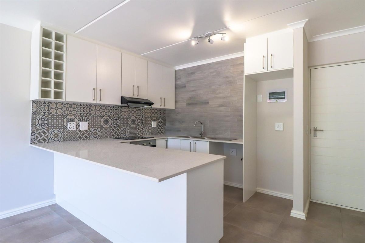 Stunning Two Bedroom Apartments in Central Table View - Photo 2