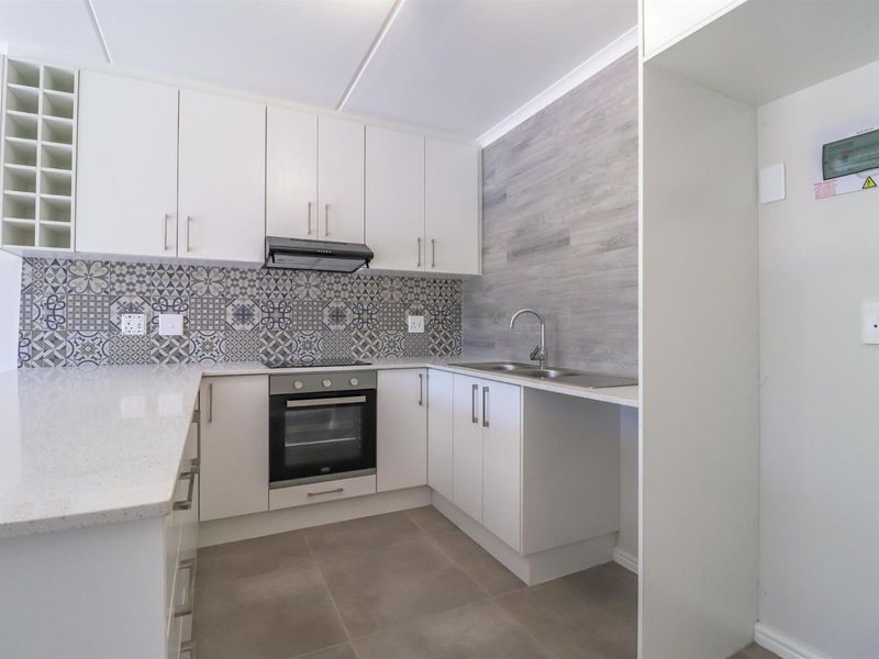 Stunning Two Bedroom Apartments in Central Table View - Photo 3