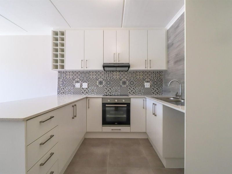 Stunning Two Bedroom Apartments in Central Table View - Photo 4