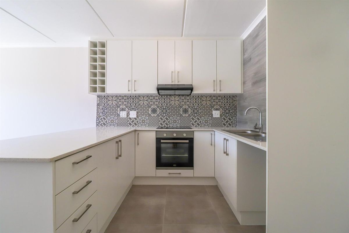 Stunning Two Bedroom Apartments in Central Table View - Photo 4