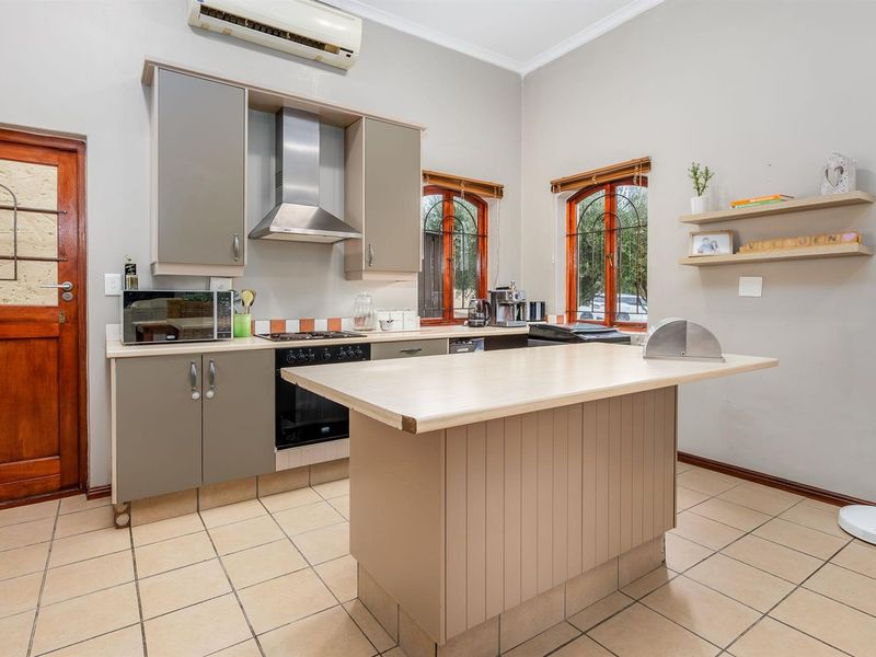 3 Bedroom House in Dukes Estate, Wellington - Photo 6