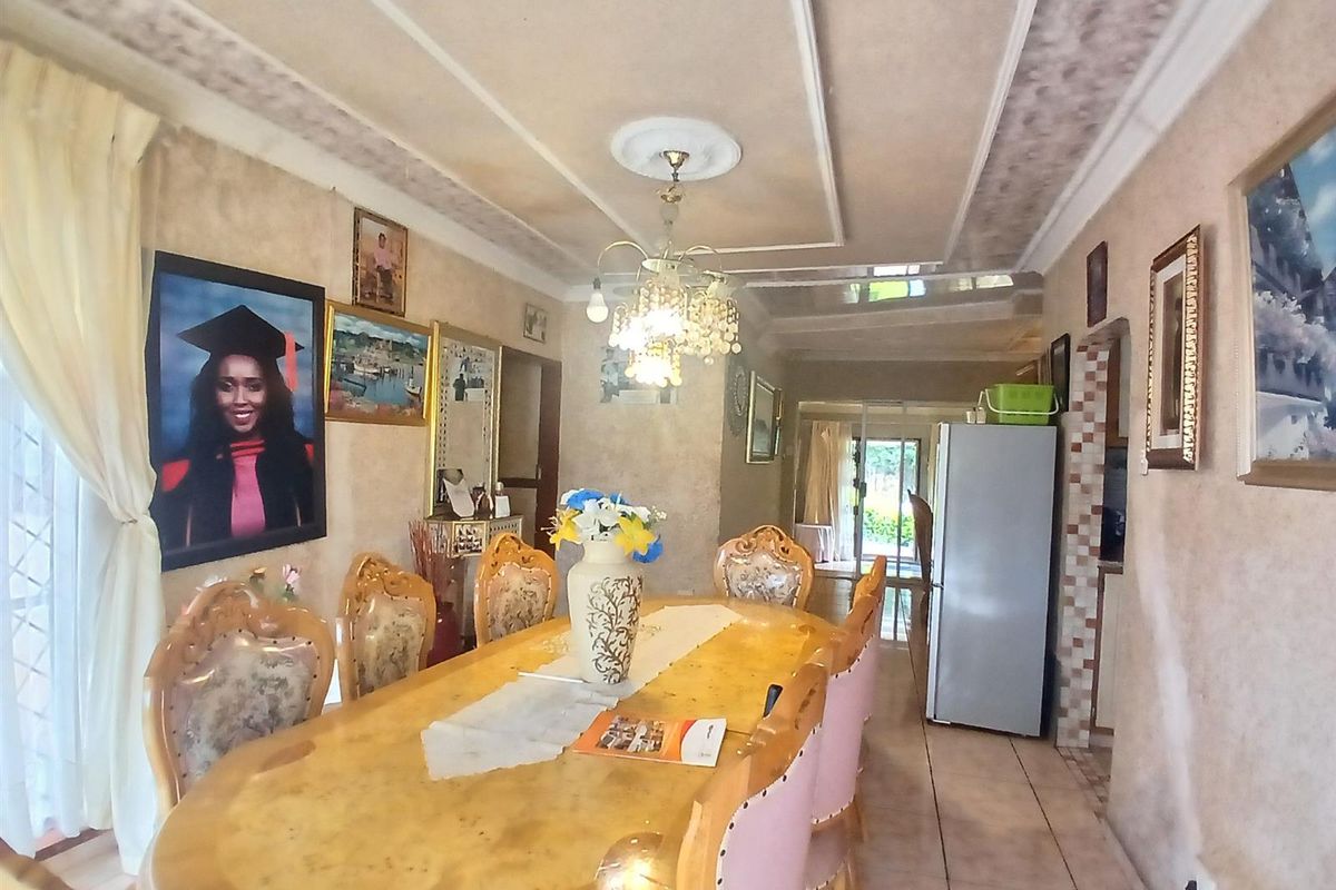 Exclusive home For Sale in The Orchards, Akasia - Photo 3
