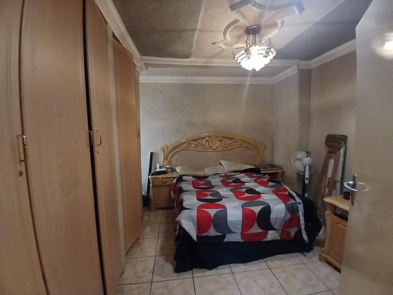 Exclusive home For Sale in The Orchards, Akasia - Photo 10
