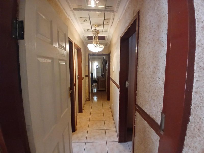 Exclusive home For Sale in The Orchards, Akasia - Photo 9