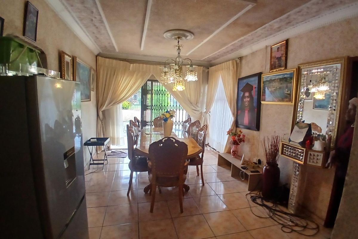 Exclusive home For Sale in The Orchards, Akasia - Photo 4