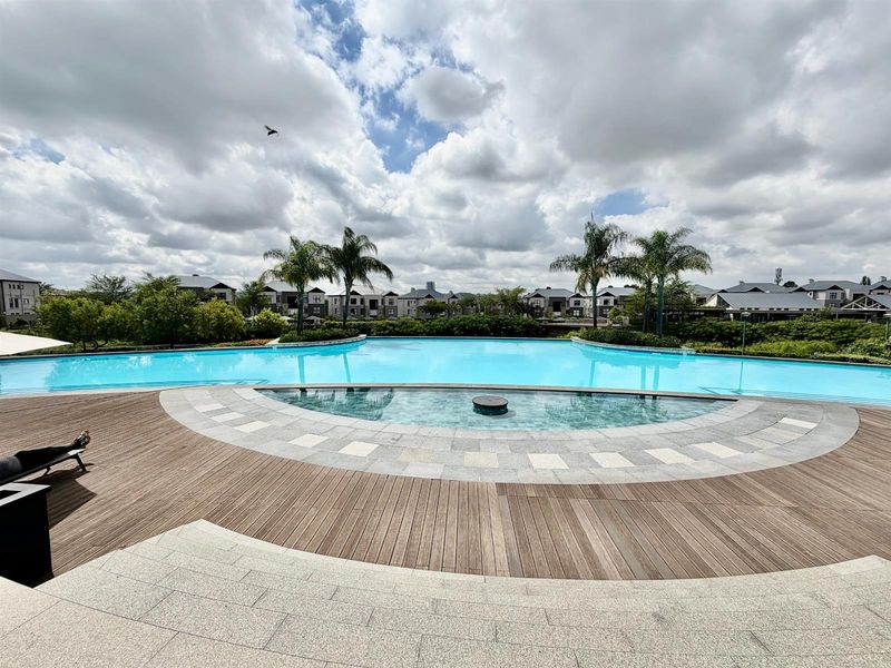 2 Bedroom Fully Furnished Apartment To Rent in The Polofields, Waterfall, Midrand - Photo 3