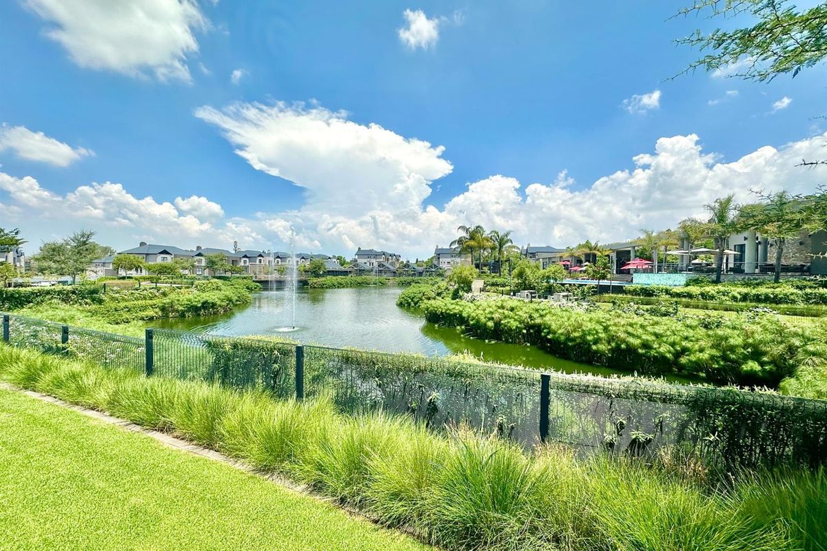 2 Bedroom Fully Furnished Apartment To Rent in The Polofields, Waterfall, Midrand - Photo 2