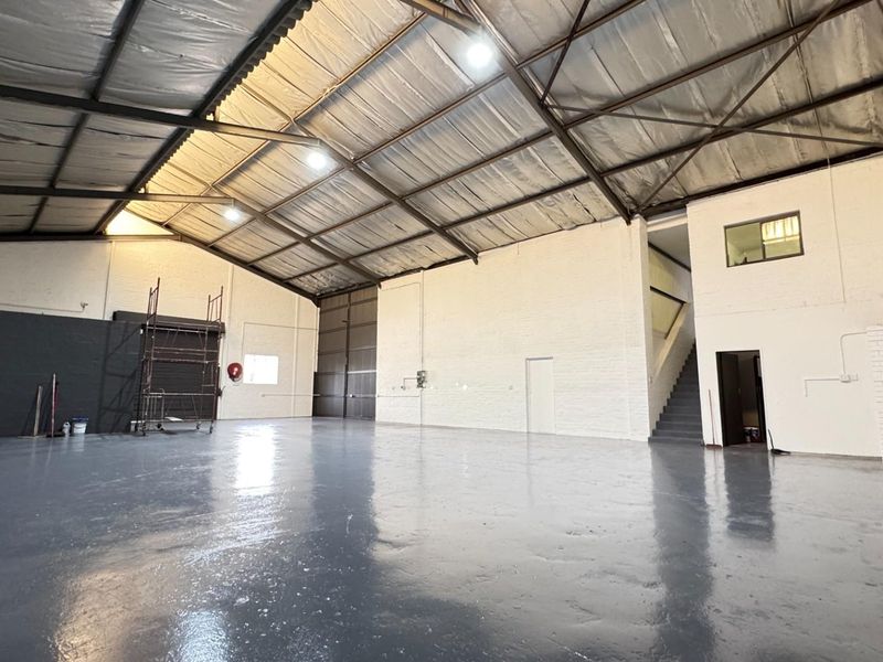 Industrial Warehouse Available To Let in Montague Gardens, Cape Town - Photo 6