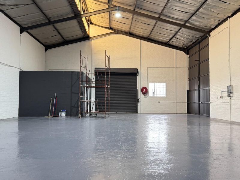 Industrial Warehouse Available To Let in Montague Gardens, Cape Town - Photo 5
