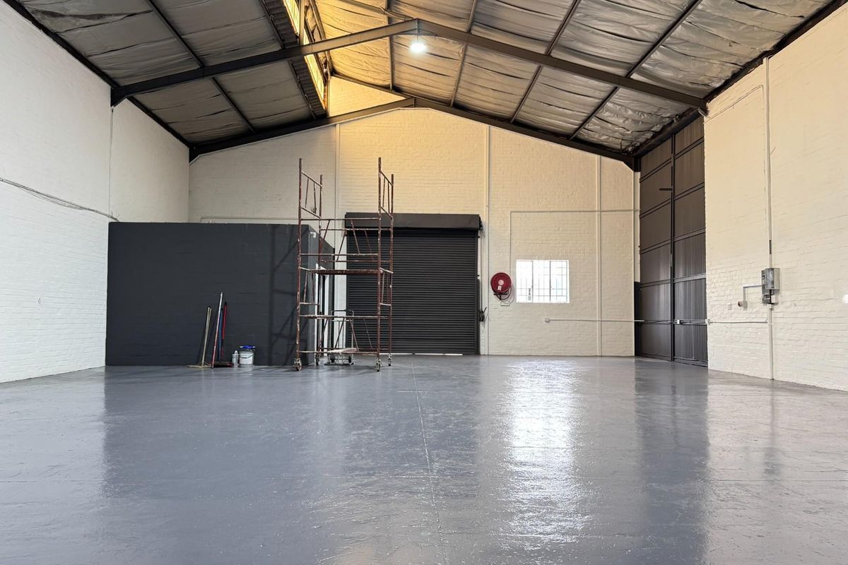 Industrial Warehouse Available To Let in Montague Gardens, Cape Town - Photo 5