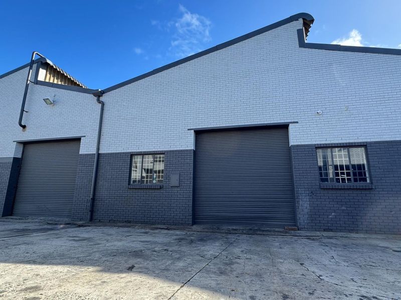 Industrial Warehouse Available To Let in Montague Gardens, Cape Town - Photo 2