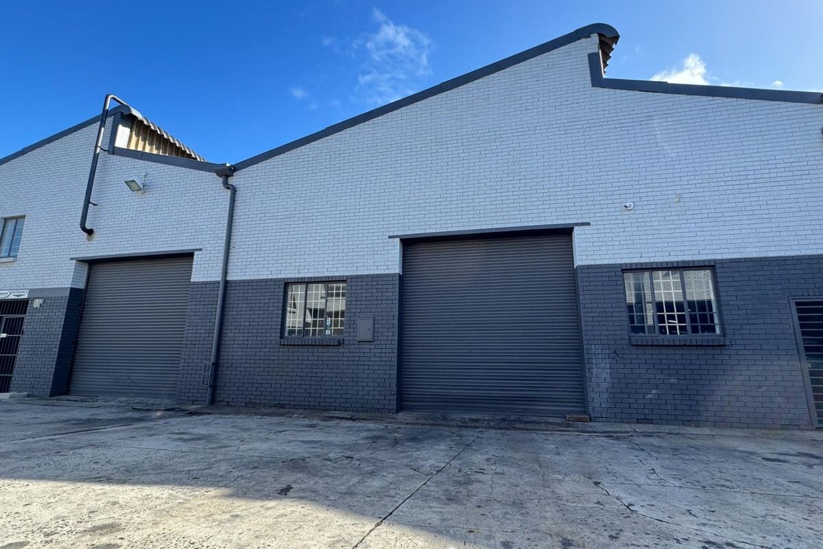 Industrial Warehouse Available To Let in Montague Gardens, Cape Town - Photo 2