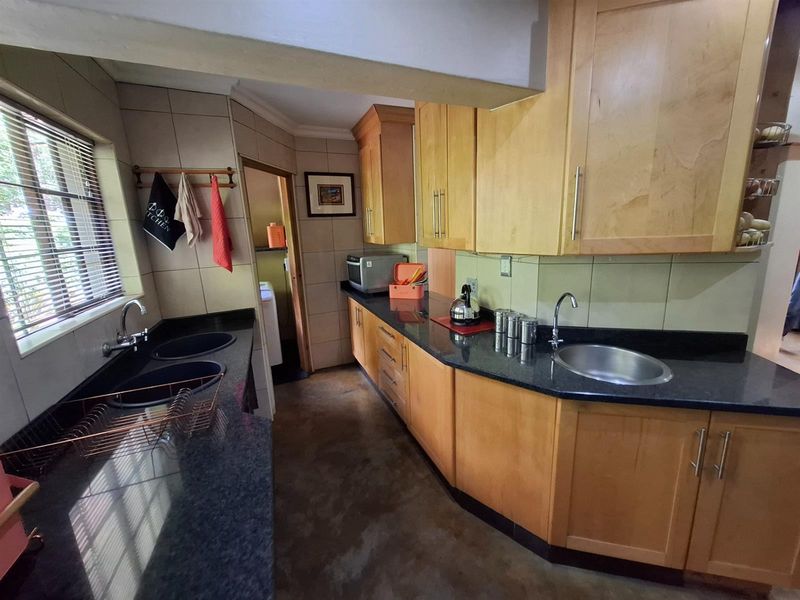 Where Luxury Meets Lifestyle - Your Dream Duet Awaits - Photo 9