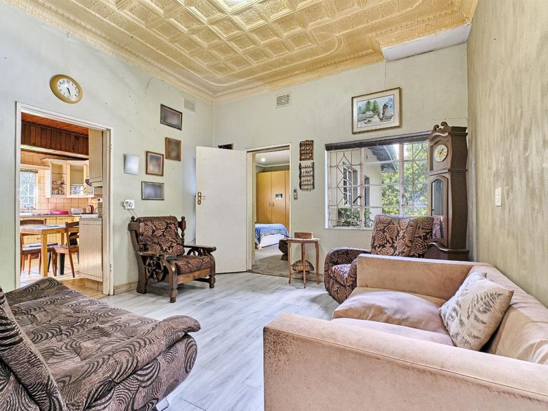 Create the family home of your dreams! Massive Potential with ideal Location - Photo 9