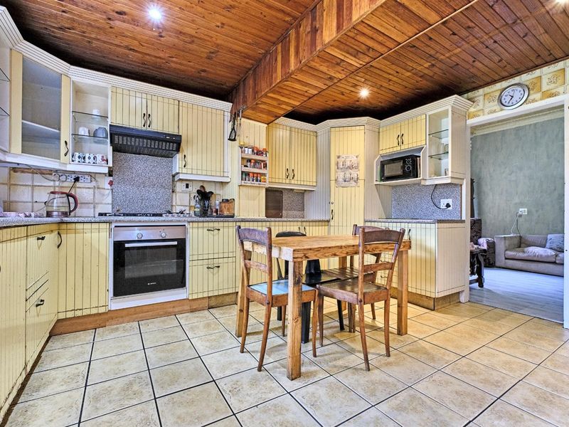 Create the family home of your dreams! Massive Potential with ideal Location - Photo 6