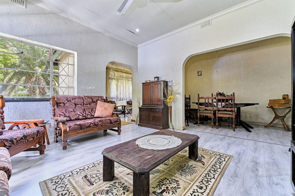 Create the family home of your dreams! Massive Potential with ideal Location - Photo 4