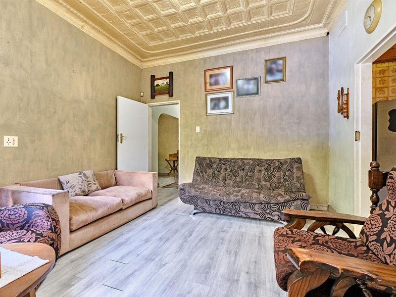 Create the family home of your dreams! Massive Potential with ideal Location - Photo 10