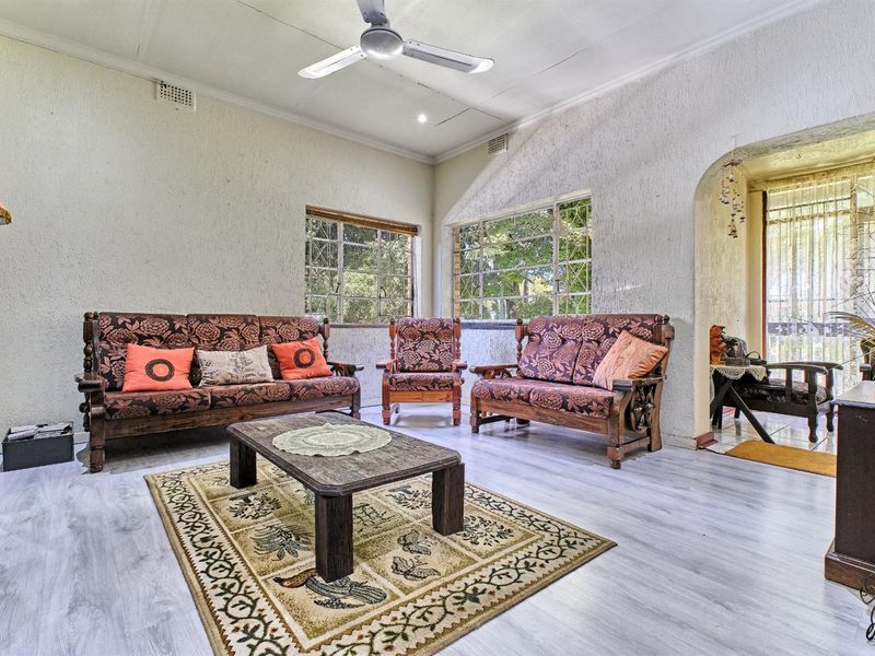 Create the family home of your dreams! Massive Potential with ideal Location - Photo 2