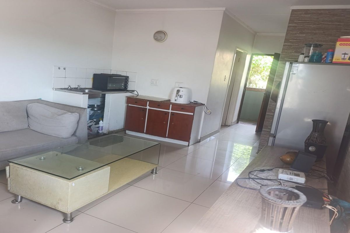 2 Bedroom Apartment for Sale in Ridgeview Gardens - Photo 2