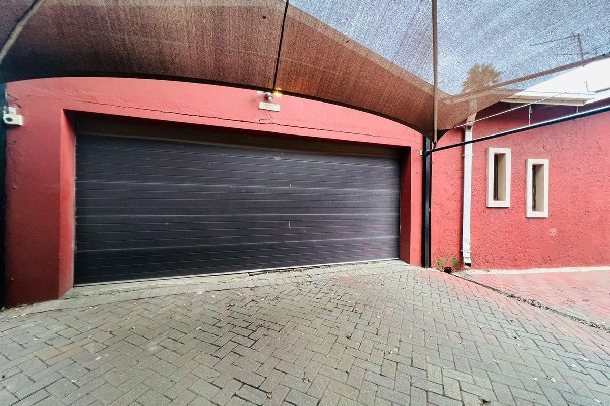 House For Sale in Vanderbijlpark CW 5, Vanderbijlpark CW, Vanderbijlpark - Photo 2