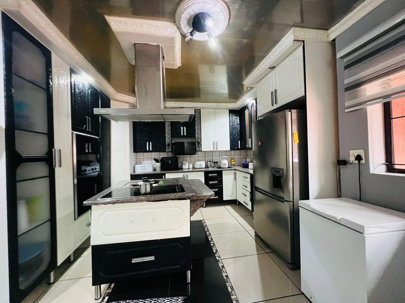 House For Sale in Vanderbijlpark CW 5, Vanderbijlpark CW, Vanderbijlpark - Photo 3