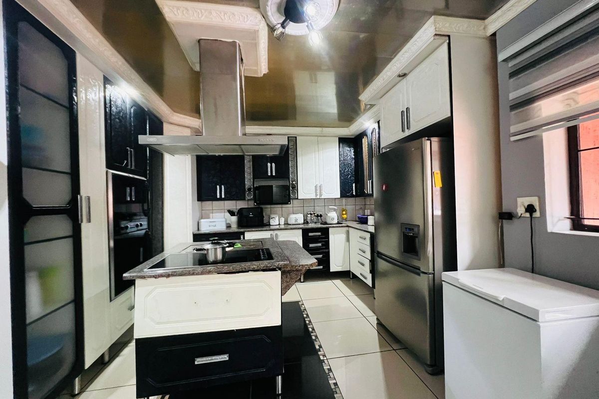 House For Sale in Vanderbijlpark CW 5, Vanderbijlpark CW, Vanderbijlpark - Photo 3