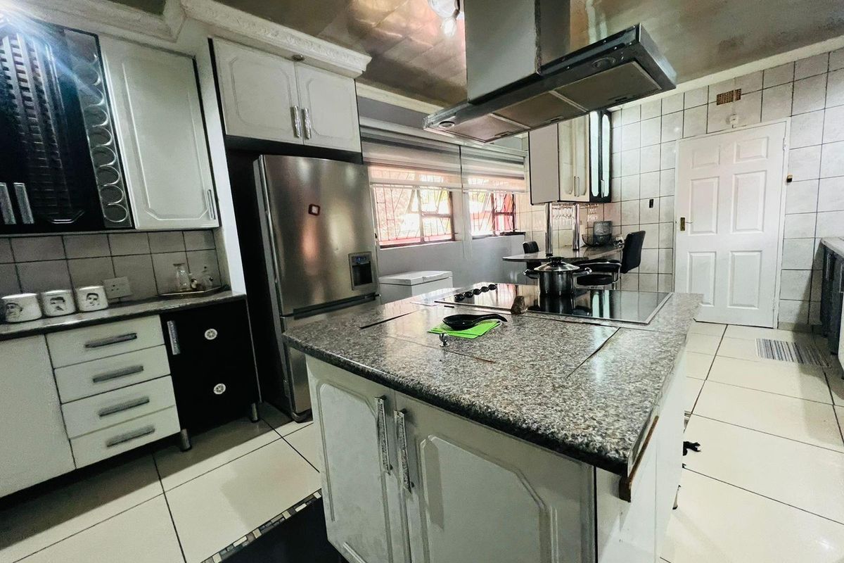 House For Sale in Vanderbijlpark CW 5, Vanderbijlpark CW, Vanderbijlpark - Photo 4