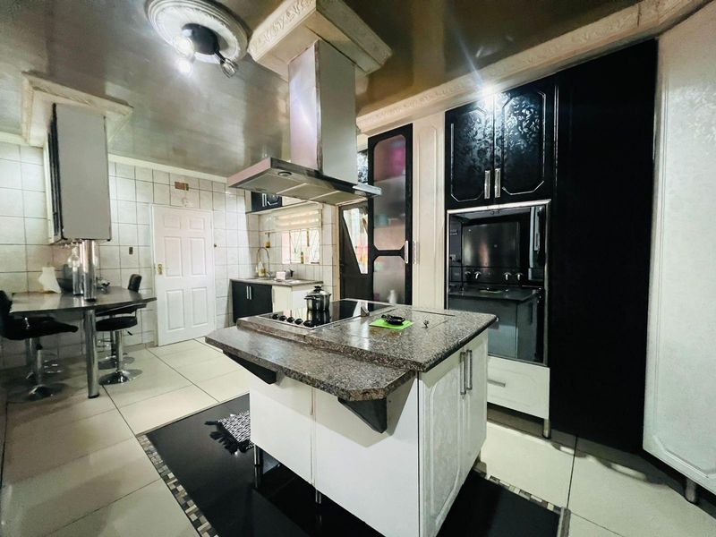 House For Sale in Vanderbijlpark CW 5, Vanderbijlpark CW, Vanderbijlpark - Photo 5