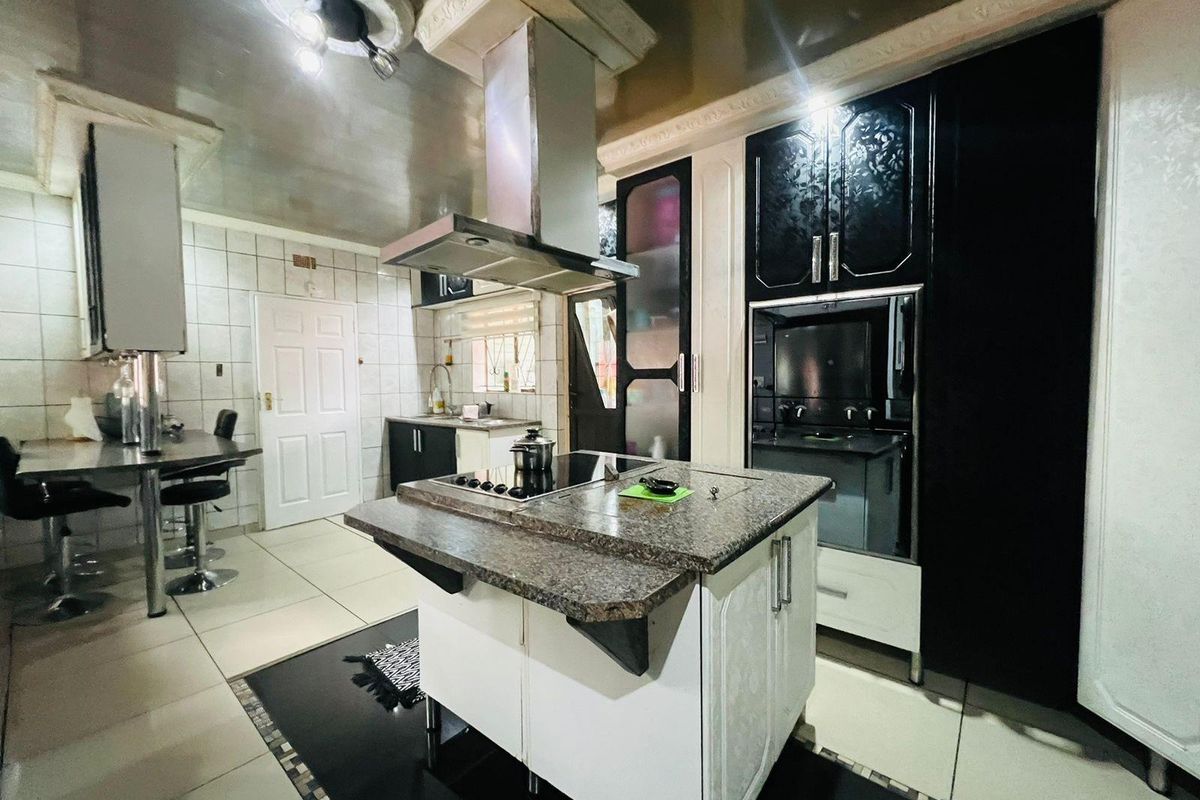 House For Sale in Vanderbijlpark CW 5, Vanderbijlpark CW, Vanderbijlpark - Photo 5