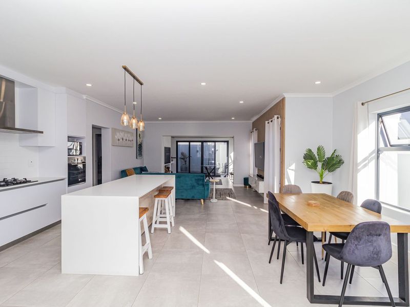 House For Sale in Sandown, Blouberg - Photo 8