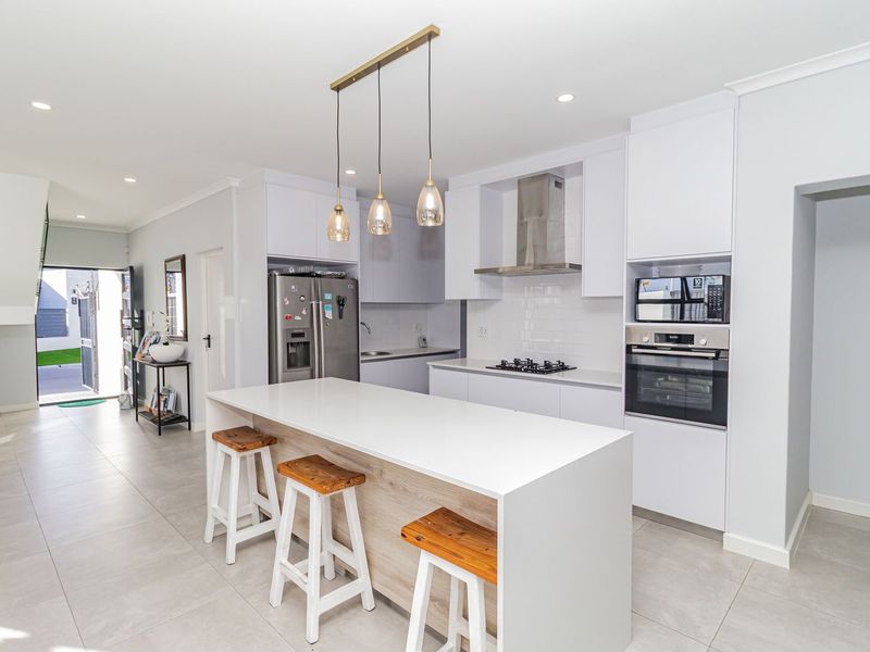 House For Sale in Sandown, Blouberg - Photo 5