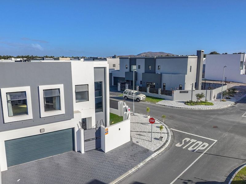 House For Sale in Sandown, Blouberg - Photo 4