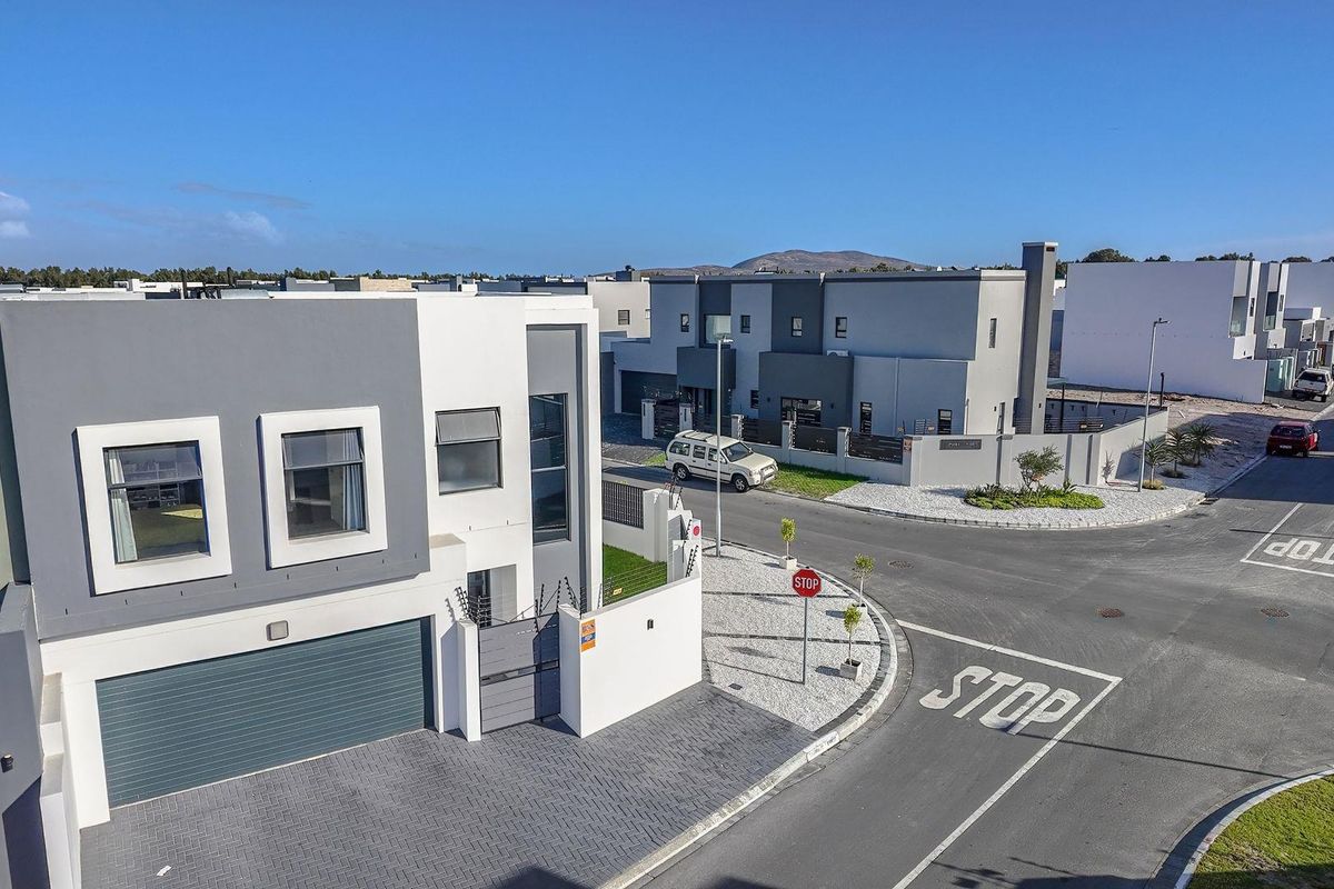 House For Sale in Sandown, Blouberg - Photo 4