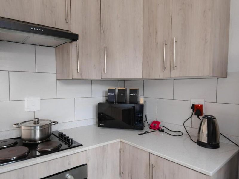 2 Bedroom House For Sale in Toekomsrus, Randfontein - Photo 6