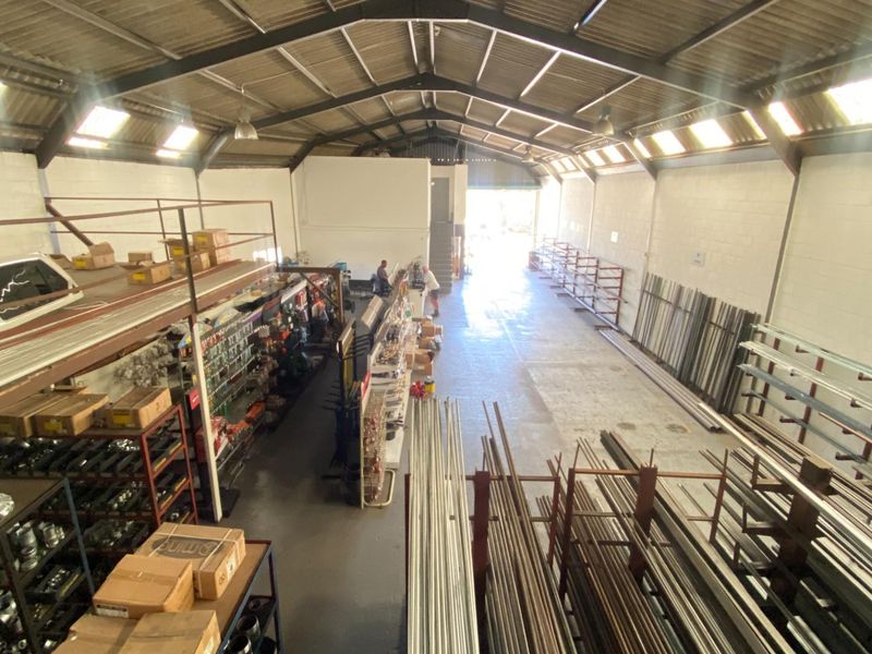 350m2 Warehouse To Let in Montague Gardens | Prime Industrial Location Cape Town - Photo 9