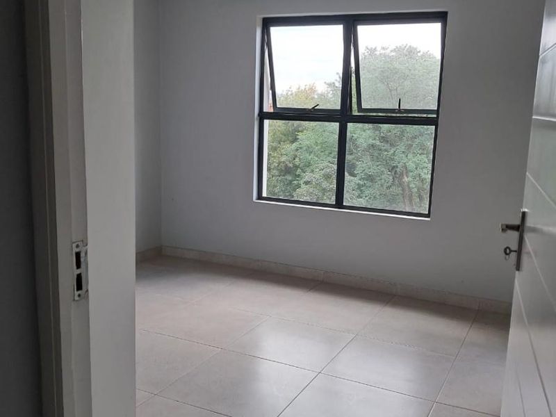 2 bed 2 bath high end Apartment To Rent athlone,pmb - Photo 3