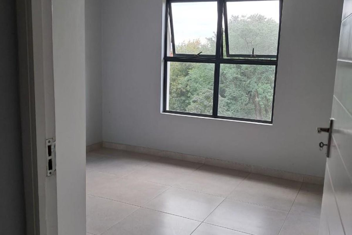 2 bed 2 bath high end Apartment To Rent athlone,pmb - Photo 3