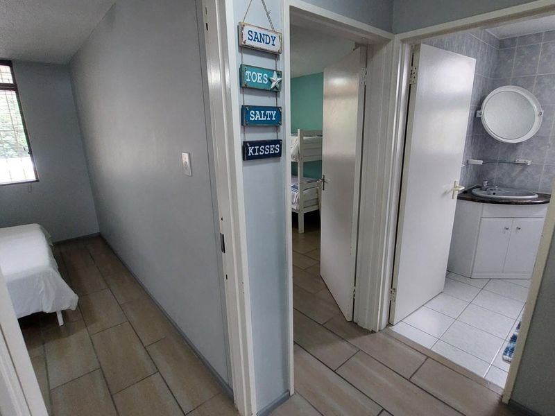 First floor apartment For Sale in Manaba Beach, Margate, KwaZulu Natal - Photo 10