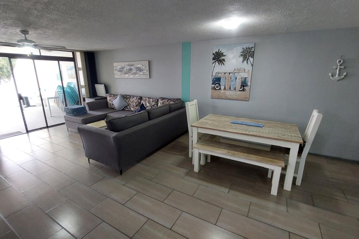 First floor apartment For Sale in Manaba Beach, Margate, KwaZulu Natal - Photo 2