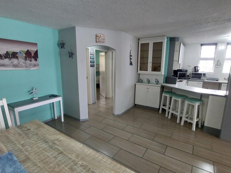 First floor apartment For Sale in Manaba Beach, Margate, KwaZulu Natal - Photo 3