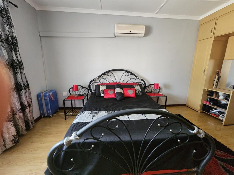 4 Bedroom house with flat  for sale in Arboretum - Photo 10