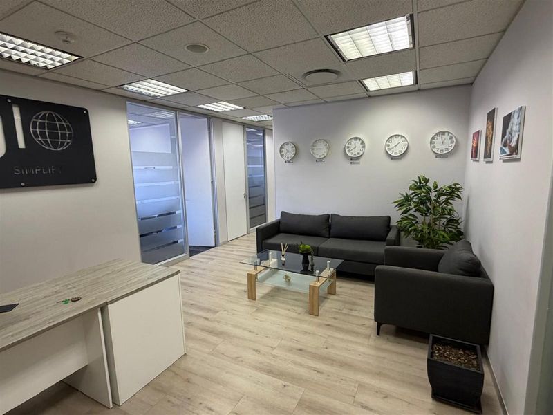 Fitted Out Office To Rent in Cape Town City Centre, Cape Town - Photo 6