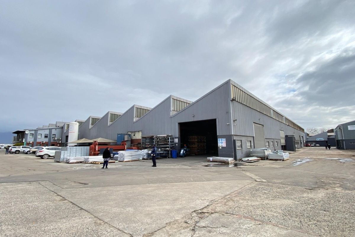 1 500m2 Warehouse To Let in Secure Park | Elsies River Industrial, Cape Town - Photo 2