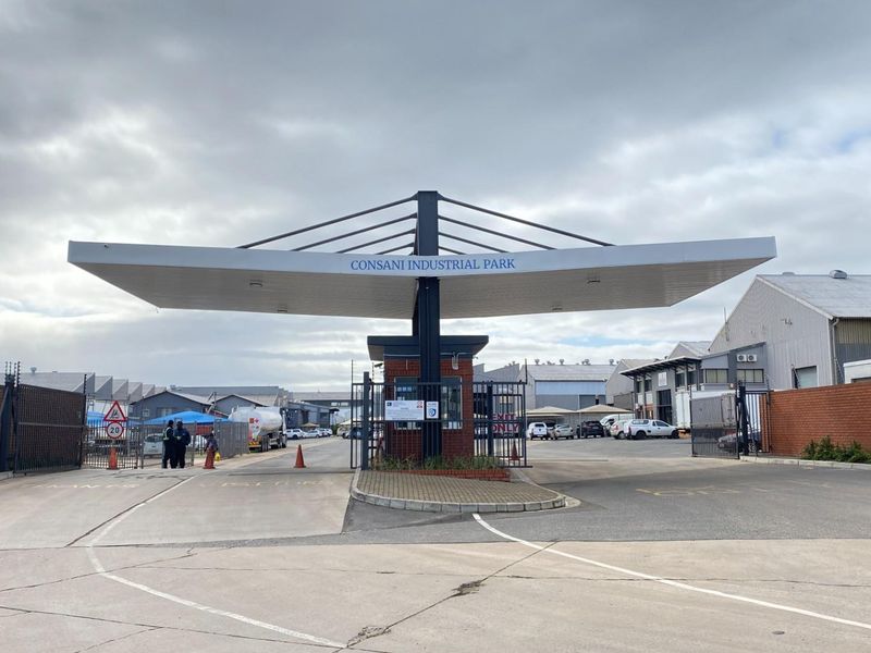 1 500m2 Warehouse To Let in Secure Park | Elsies River Industrial, Cape Town - Photo 3