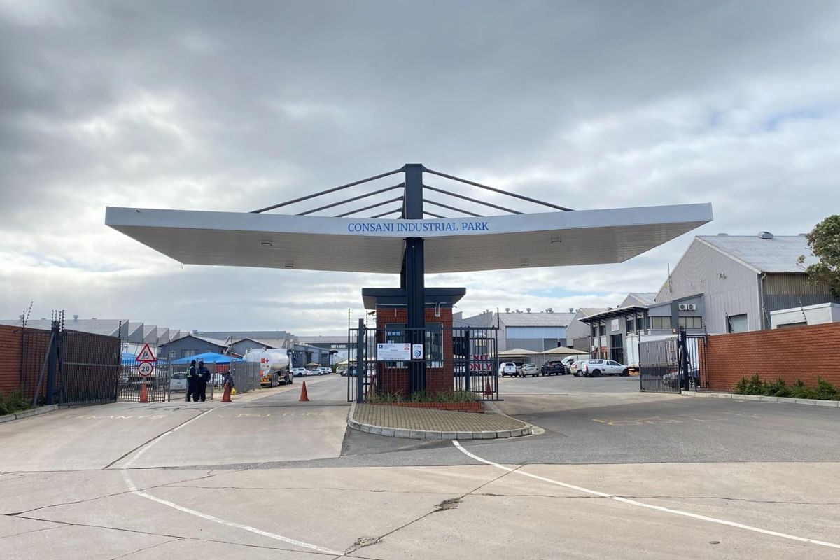 1 500m2 Warehouse To Let in Secure Park | Elsies River Industrial, Cape Town - Photo 3