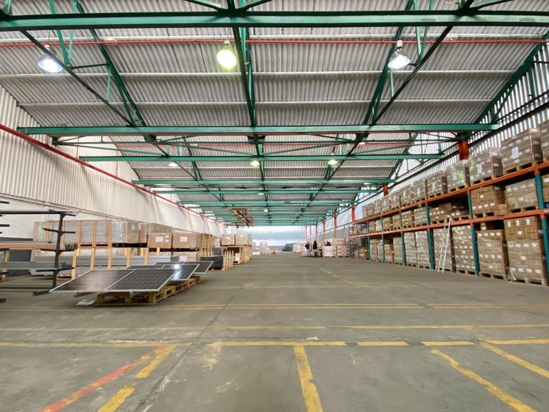 1 500m2 Warehouse To Let in Secure Park | Elsies River Industrial, Cape Town - Photo 4