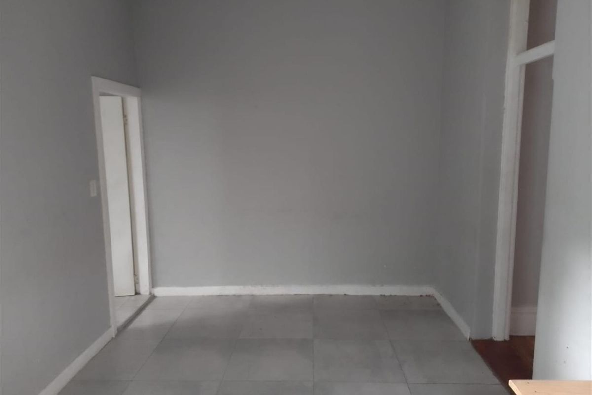 Bachelor granny cottage To Rent in Glenwood, Durban, KwaZulu Natal - Photo 4