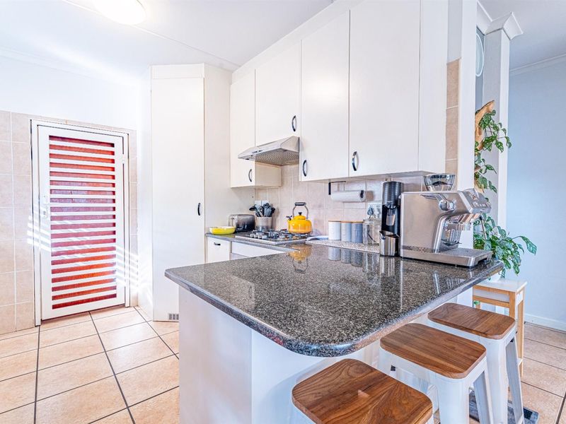 Duplex For Sale in Sunninghill, Sandton - Photo 8